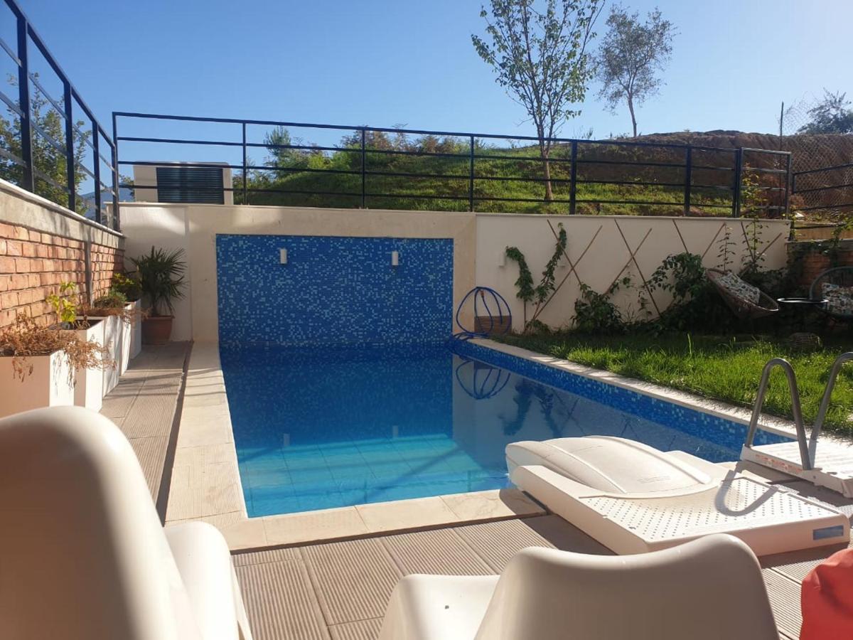 Stylish Two Bedroom House With Private Pool Tiranë Ngoại thất bức ảnh