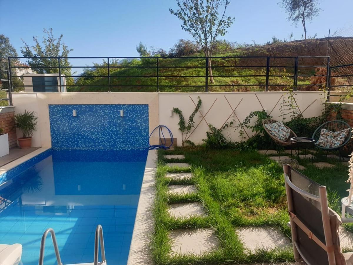 Stylish Two Bedroom House With Private Pool Tiranë Ngoại thất bức ảnh