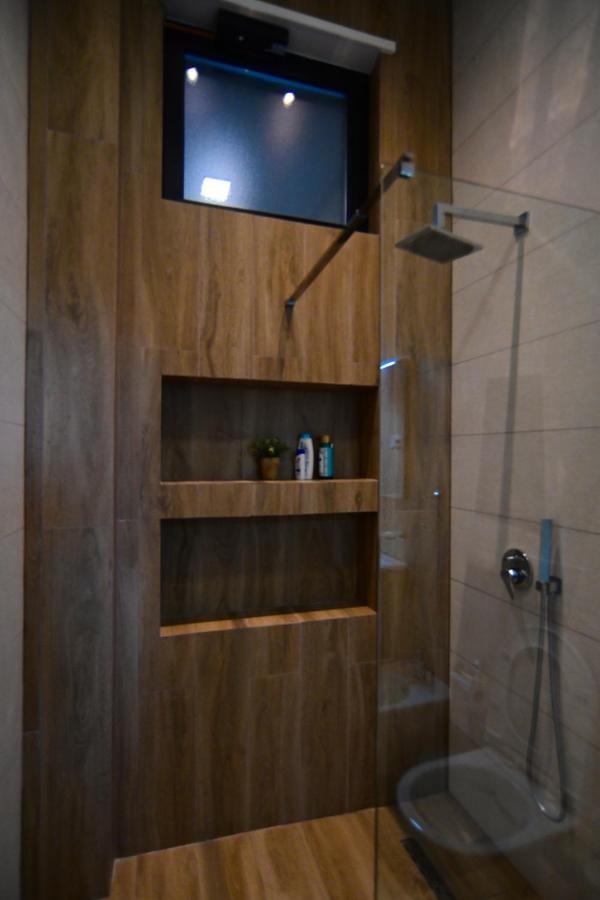 Stylish Two Bedroom House With Private Pool Tiranë Ngoại thất bức ảnh
